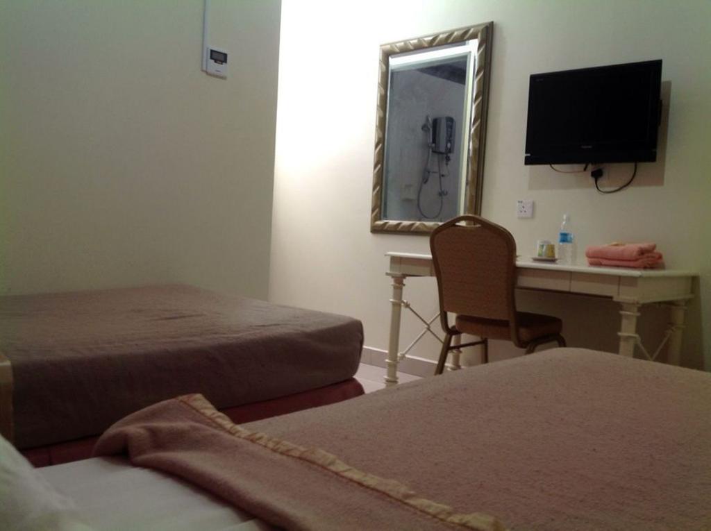 Hotel Morning Glory Kudat Room photo